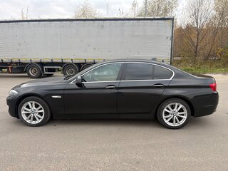 2013 BMW 5 серии 520i VI (F10/F11/F07), чёрный, 1600000 рублей, вид 4