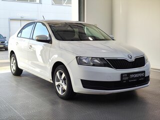 2018 Skoda Rapid I Рестайлинг, белый, 1290000 рублей, вид 3