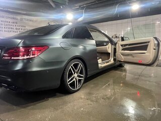 2014 Mercedes-Benz E-Класс 200 IV (W212, S212, C207) Рестайлинг, серебристый, 2250000 рублей, вид 3