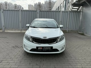 2015 Kia Rio 6-speed III, белый, 1125000 рублей, вид 2
