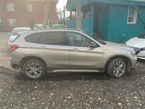 2022 BMW X1 18d xDrive II (F48) Рестайлинг, серый, 3800000 рублей - вид 6