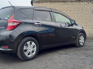 2018 Nissan Note e-Power II Рестайлинг, чёрный, 1190000 рублей, вид 3