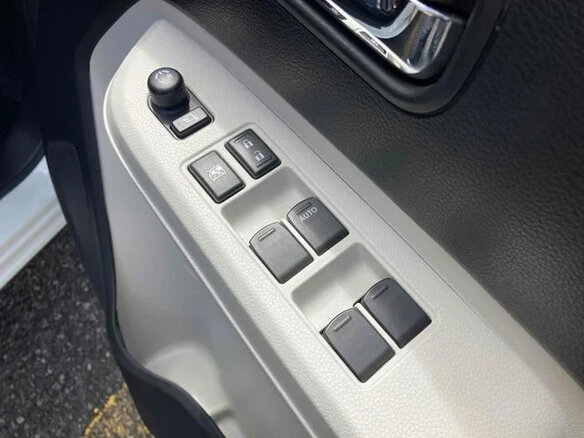 2022 Suzuki Ignis III Рестайлинг, белый, 768000 рублей - вид 17