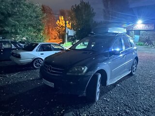 2008 Mercedes-Benz M-Класс 550 II (W164) Рестайлинг, чёрный, 1300000 рублей, вид 1