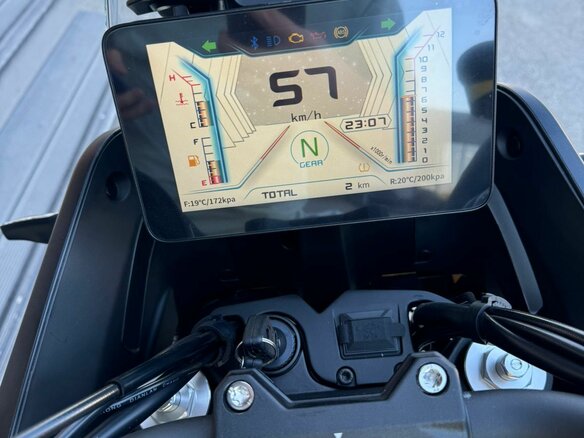 2025 QJMotor SVT 650 X, чёрный, 710000 рублей - вид 7