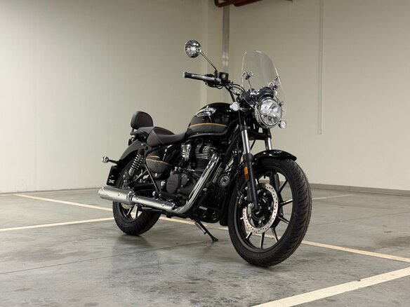 2026 Royal Enfield Meteor, чёрный, 519000 рублей - вид 1