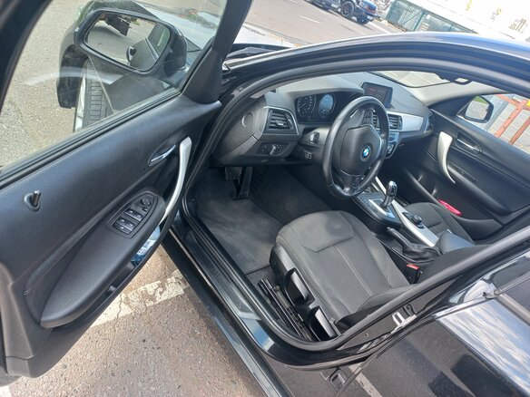 2018 BMW 1 серии 118i II (F20/F21) Рестайлинг 2, чёрный, 1900000 рублей - вид 3