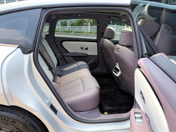 2025 Changan Qiyuan A06 28.39 kWh, серебристый, 2370000 рублей - вид 17