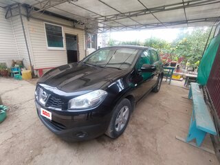 2013 Nissan Qashqai I Рестайлинг, чёрный, 930000 рублей, вид 1