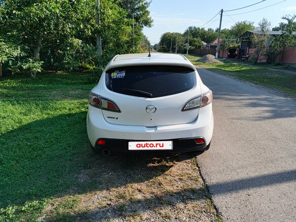 2010 Mazda 3 II (BL), белый, 775000 рублей - вид 3