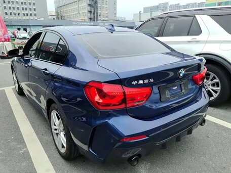 2023 BMW 1 серии 120i III (F52) Рестайлинг, синий, 1680000 рублей, вид 3