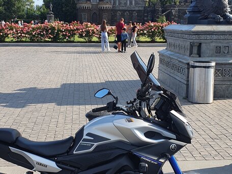 2015 Yamaha MT-09 Tracer (FJ-09), серебристый, 740000 рублей, вид 5