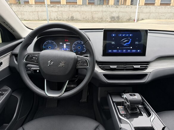 2024 Hongqi E-QM5 56 kWh I, серый, 1750000 рублей - вид 9
