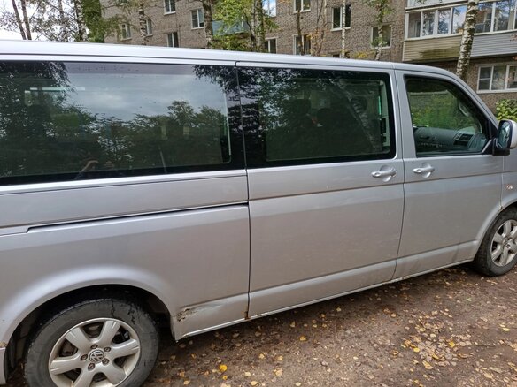 2008 Volkswagen Multivan T5, серебристый, 1200000 рублей - вид 1