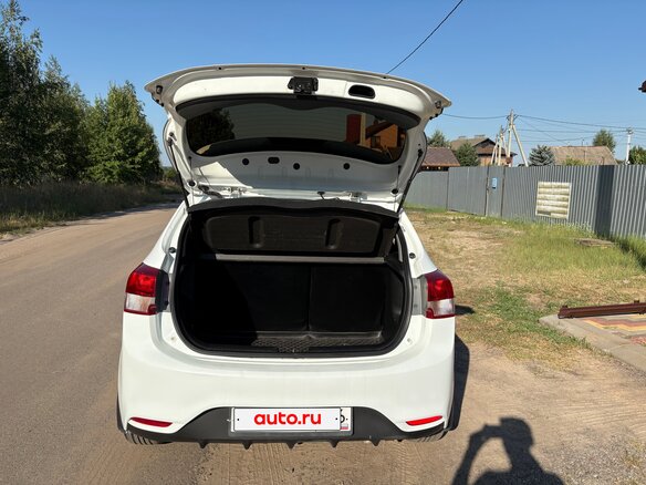 2015 Kia Rio III Рестайлинг, белый - вид 16