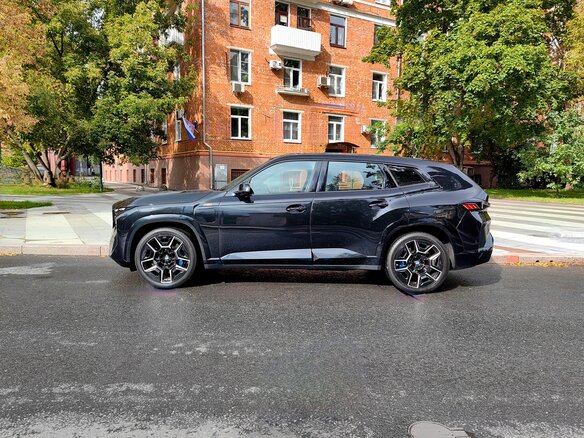 2023 BMW XM, чёрный, 15200000 рублей - вид 4