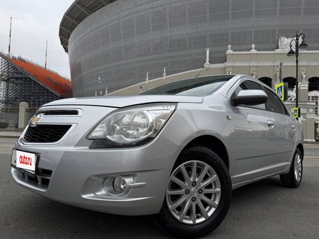 2014 Chevrolet Cobalt II, серебристый, 660000 рублей, вид 3