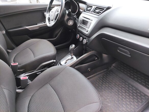 2016 Kia Rio III Рестайлинг, серебристый - вид 10