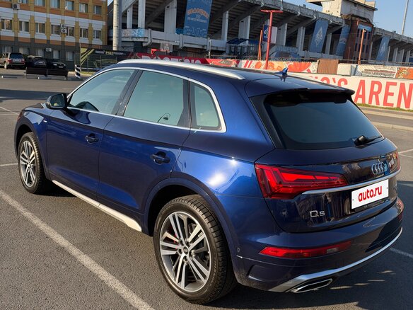 2021 Audi Q5 45 TFSI II (FY) Рестайлинг, синий, 4740000 рублей - вид 4