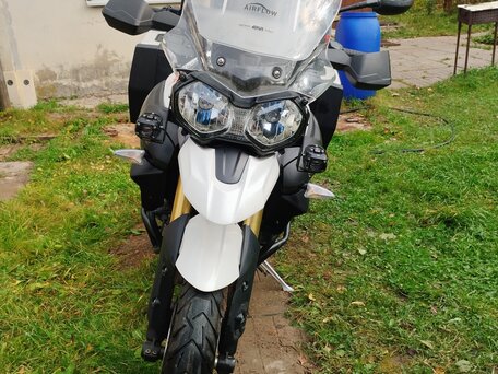 2013 Triumph Tiger 800, белый, 600000 рублей, вид 1