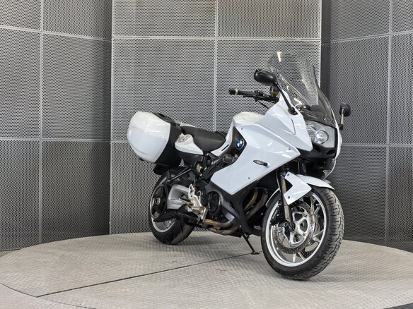 2013 BMW F 800 GT, белый, 599000 рублей - вид 1