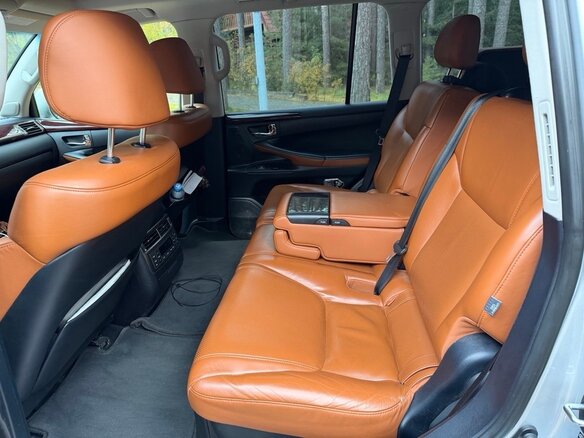 2011 Lexus LX 570 III, серебристый, 3950000 рублей - вид 8