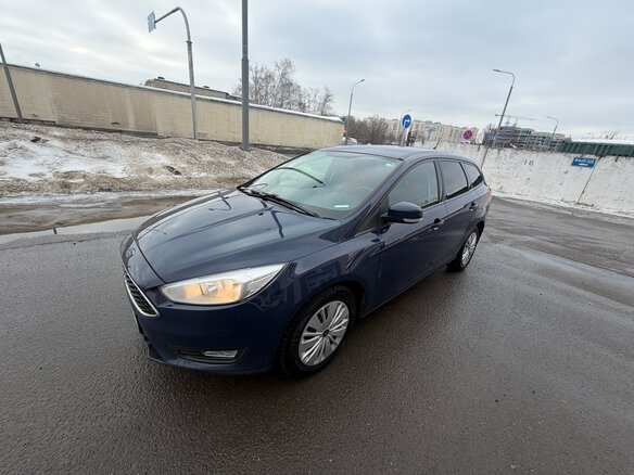 2017 Ford Focus III Рестайлинг, синий, 1000000 рублей