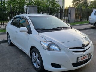 2006 Toyota Yaris II, белый, 670000 рублей, вид 3