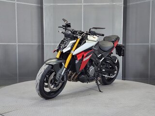 2025 Suzuki GSX-S 1000, серебристый, 1299000 рублей, вид 4