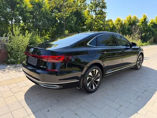 2023 Volkswagen Passat B8 Рестайлинг, чёрный, 1930000 рублей, вид 5