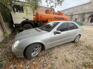 2004 Mercedes-Benz C-Класс 200 II (W203) Рестайлинг, серебристый, 550000 рублей, вид 2