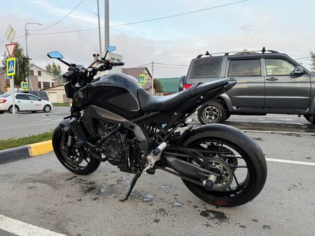 2021 Yamaha MT-09 (FZ-09), чёрный, 900000 рублей, вид 2