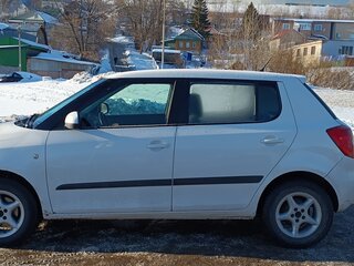 2010 Skoda Fabia II Рестайлинг, белый, 450000 рублей, вид 4