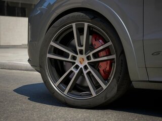 2026 Porsche Cayenne GTS III Рестайлинг, серый, 27800000 рублей, вид 5