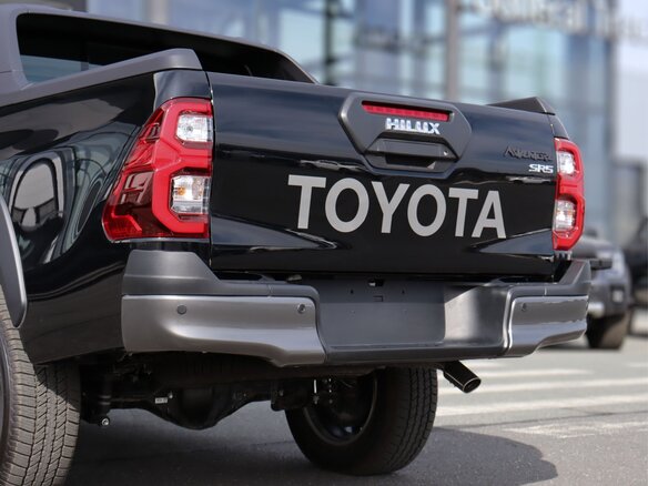 2026 Toyota Hilux VIII Рестайлинг 3, чёрный, 9000000 рублей - вид 13