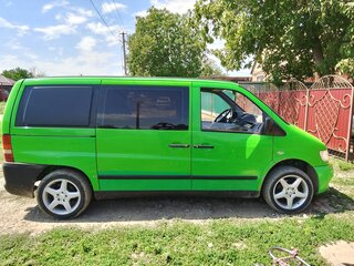 1998 Mercedes-Benz Vito 108 CDI I (W638), зелёный, 750000 рублей, вид 2