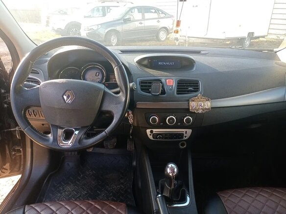 2014 Renault Fluence I Рестайлинг, коричневый, 500000 рублей - вид 8