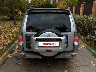 2011 Mitsubishi Pajero IV Рестайлинг 1, серебристый, 1850000 рублей, вид 4