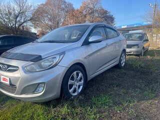 2014 Hyundai Solaris I, серебристый, 660000 рублей, вид 2