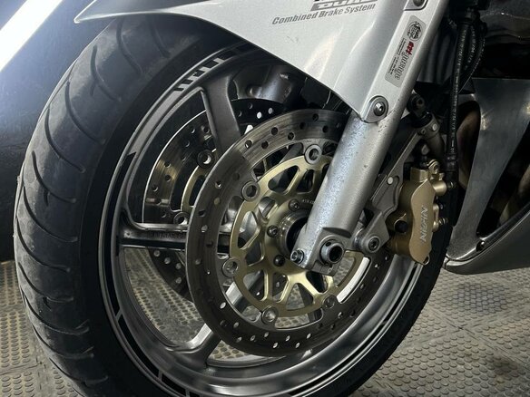 2005 Honda VFR 800, серебристый, 520000 рублей - вид 8