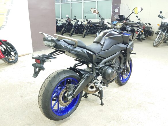 2018 Yamaha MT-09 Tracer (FJ-09), чёрный, 745000 рублей - вид 4