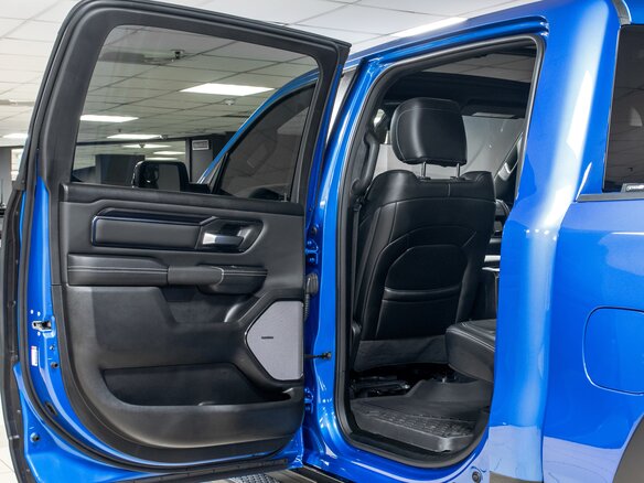 2026 Ram 1500 Crew Cab V Рестайлинг, синий - вид 7