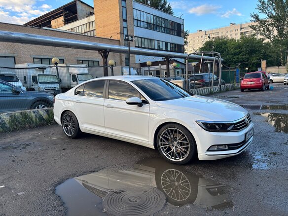 2016 Volkswagen Passat B8, белый, 1850000 рублей - вид 1