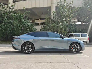 2024 Lynk & Co Z10 95 kWh, голубой, 7351208 рублей, вид 4