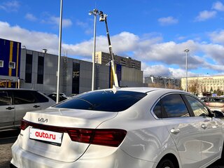 2022 Kia Cerato IV Рестайлинг, белый, 2700000 рублей, вид 5