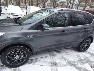 2017 Ford Kuga II Рестайлинг, серый, 2300000 рублей, вид 3