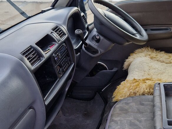 2003 Mazda Bongo IV, белый, 330000 рублей - вид 1