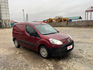 2010 Peugeot Partner II, красный, 800000 рублей, вид 3