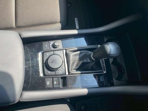 2023 Mazda 3 IV (BP), белый, 1315000 рублей - вид 12