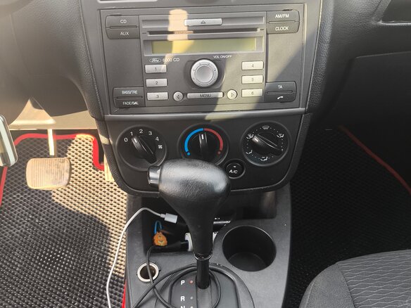 2007 Ford Fiesta Mk5, красный, 365000 рублей - вид 10